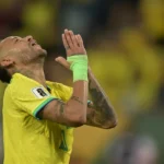 Neymar apresenta boa evolução em exame, mas dúvida sobre estreia na Copa persiste