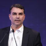 Flávio Bolsonaro promete "reverter estrago" de Lula em audiência nos EUA sobre tarifa de 25%