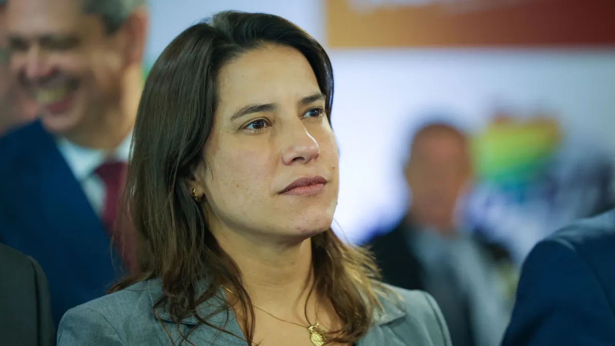 Divisão no PT-PE: Maioria dos prefeitos petistas abraça a reeleição de Raquel Lyra
