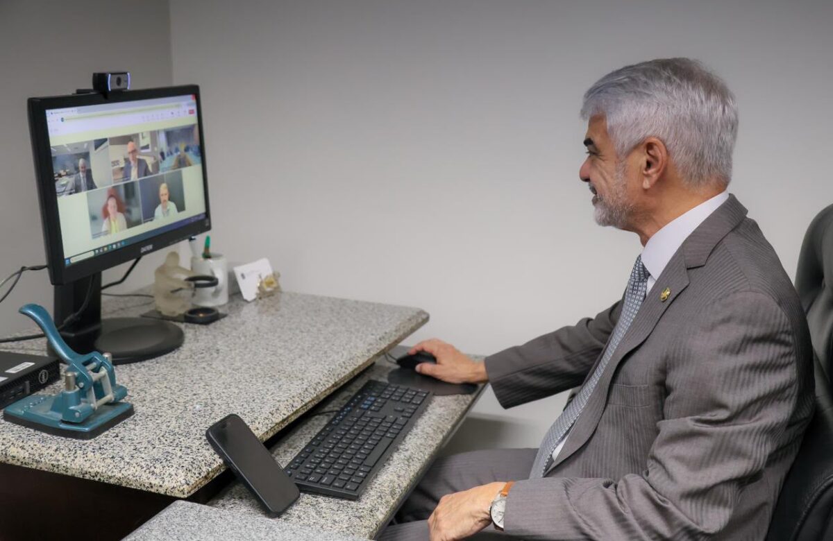 Ao TCU, Humberto reforça posição da Sudene pela retomada da Transnordestina