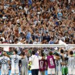 Argentina tropeça, mas sobrevive: Scaloneta vence Suíça na prorrogação e encara Inglaterra nas semis