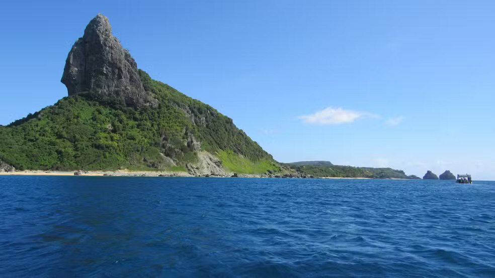“Proibido Nascer no Paraíso”: Entenda a polêmica e os riscos por trás da restrição de partos em Fernando de Noronha