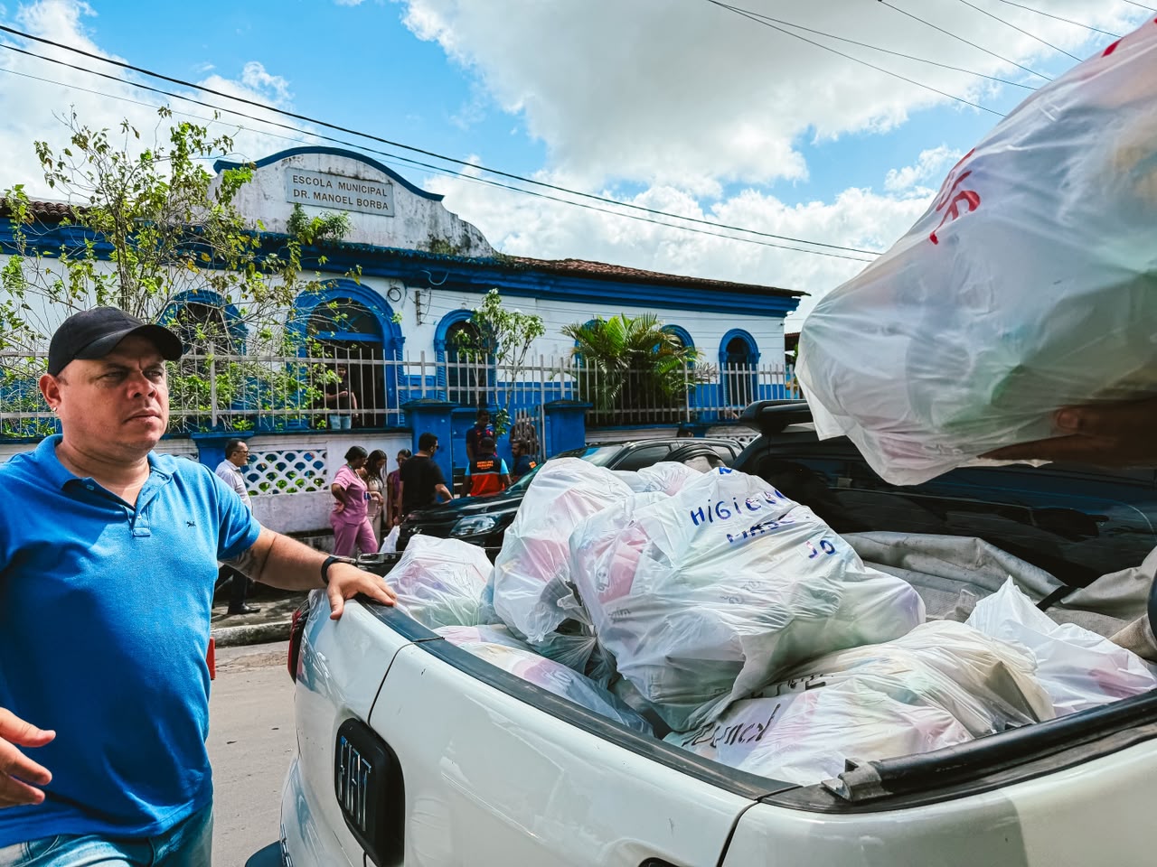 Prefeitura de Goiana inicia distribuição de kits de limpeza e higiene para famílias atingidas pela enchente