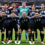 Argentina vira nos acréscimos, elimina a Inglaterra e enfrentará a Espanha na final da Copa do Mundo