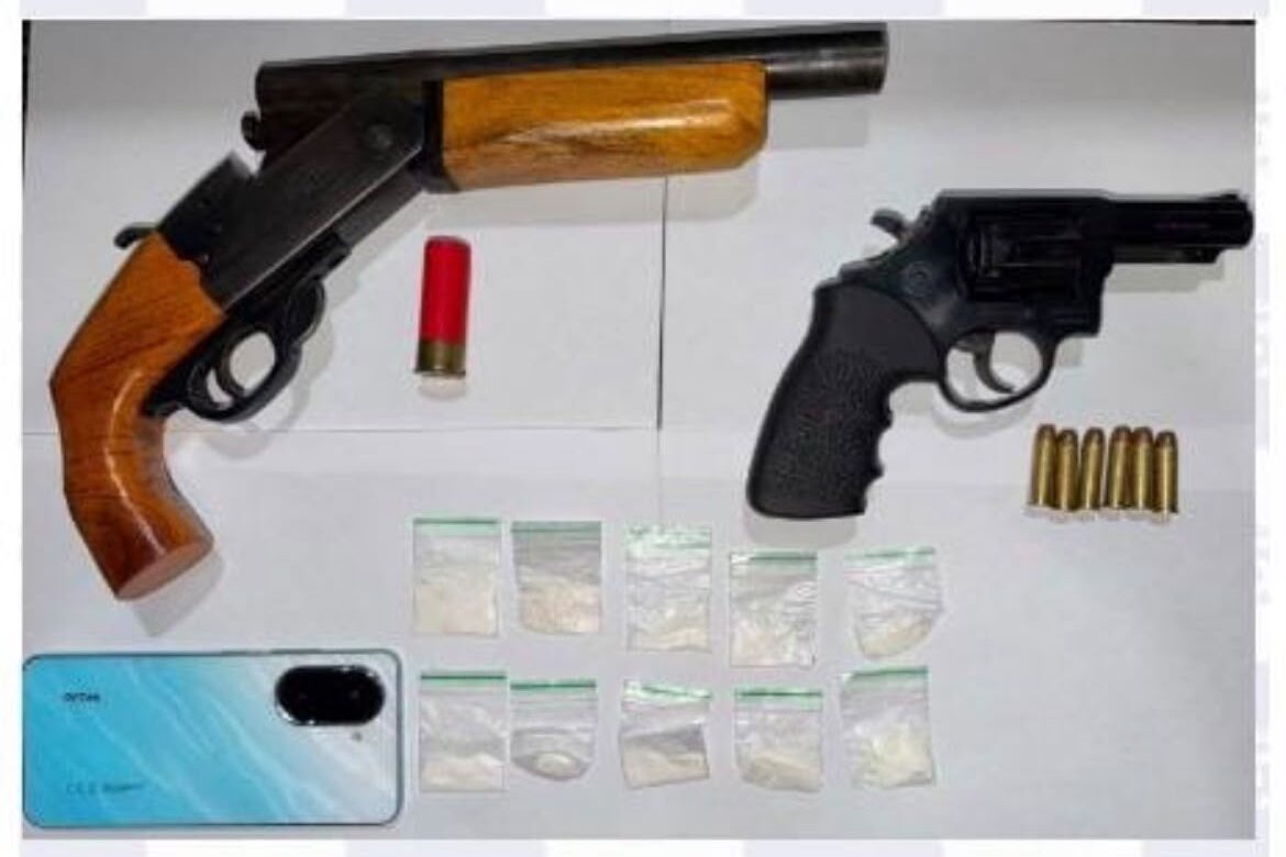 PM apreende armas e drogas em Goiana