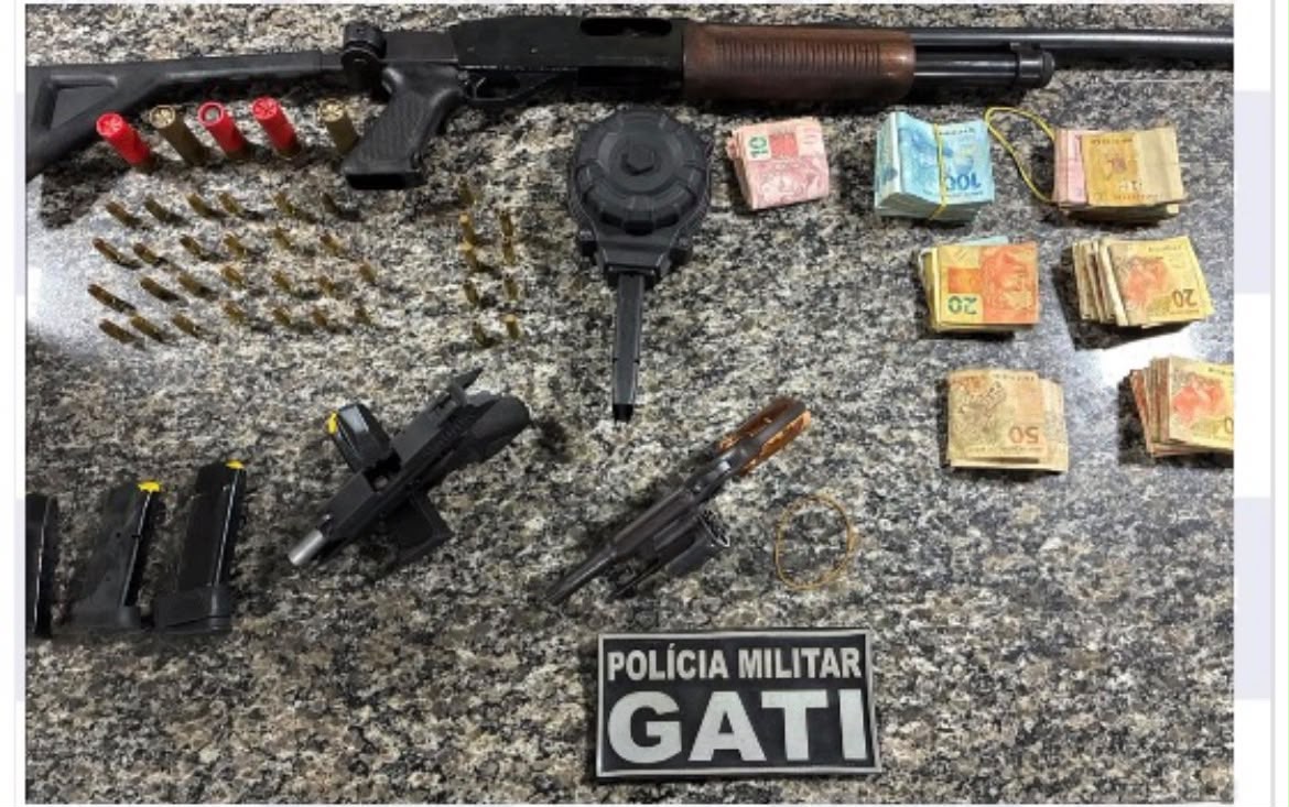 2º BPM apreende armas, munições, drogas e mais de R$ 15 mil durante ocorrência em Nazaré da Mata