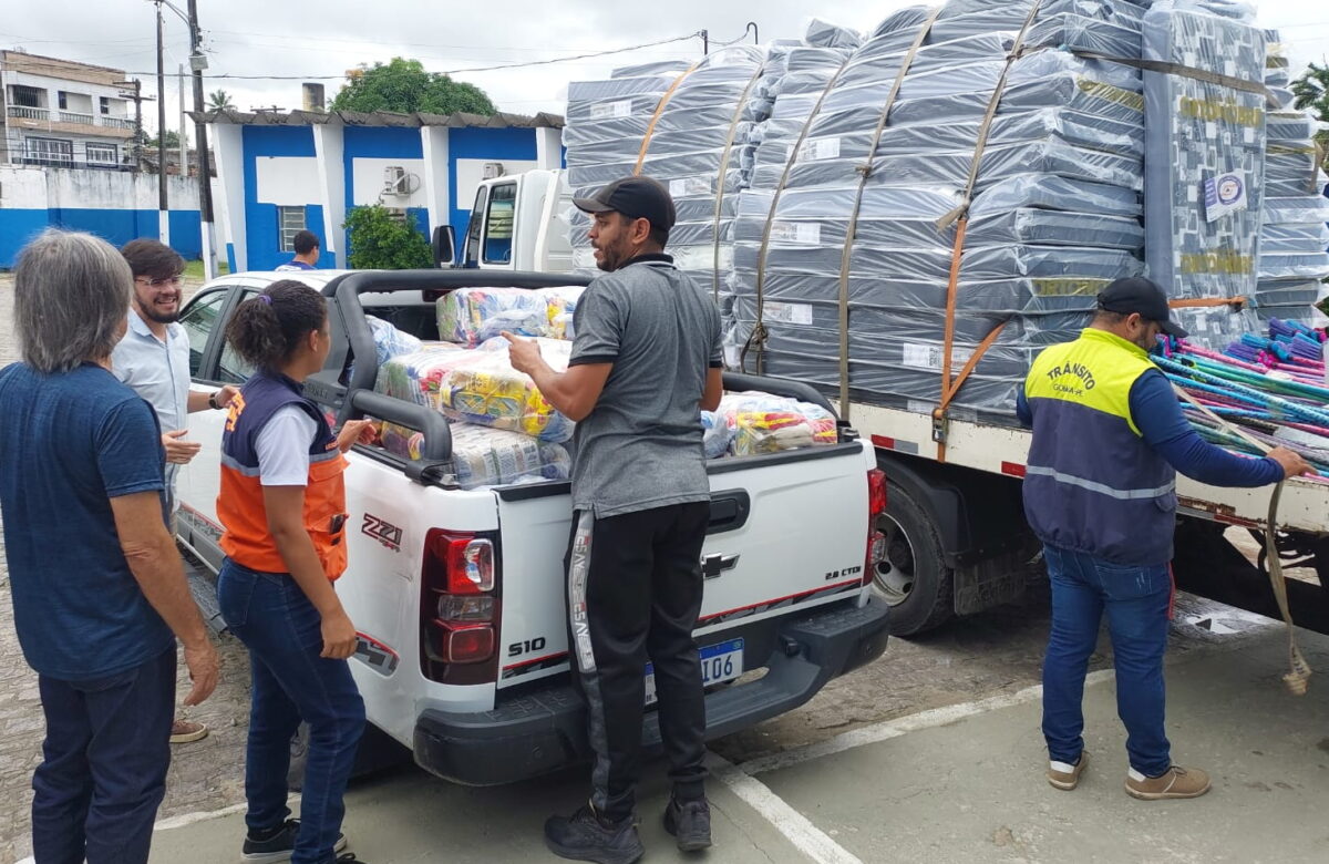 Assistência às famílias dos distritos continua com distribuição de kits completos em Goiana
