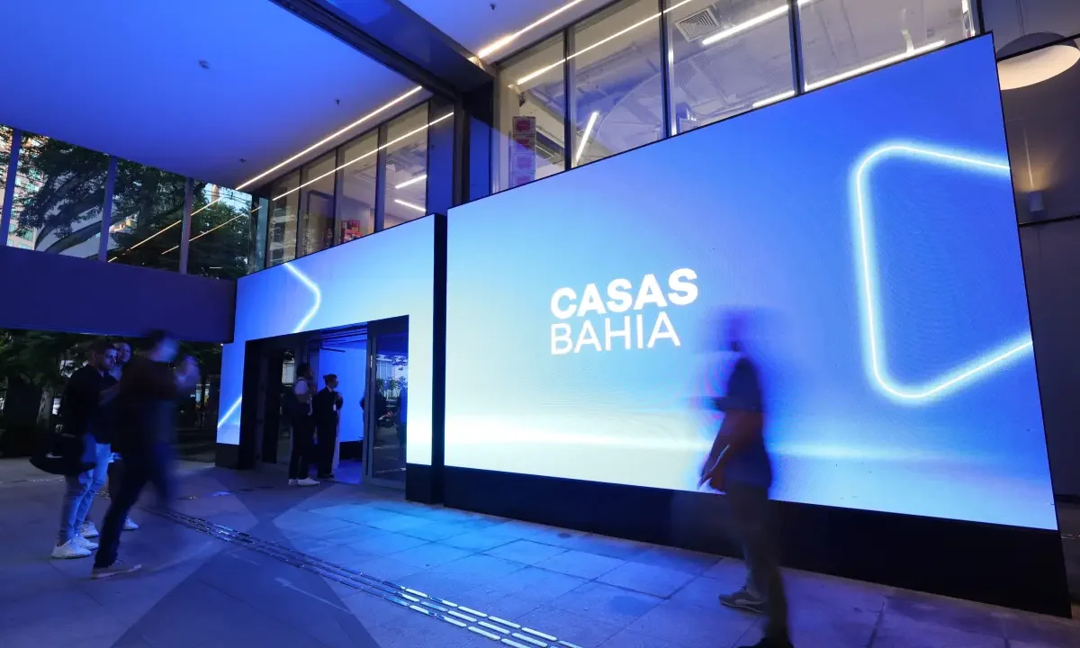 Casas Bahia fecha 298 lojas de uma só vez e demissões podem chegar a 3 mil; reestruturação pesada sacode a rede