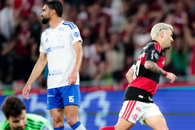 Flamengo vence o Cruzeiro em noite de golaços e avança às quartas da Libertadores