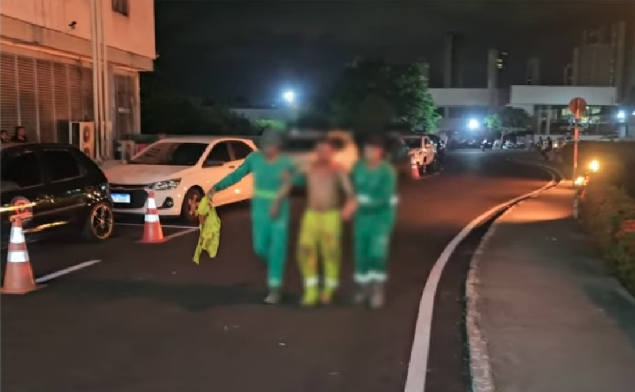 Agente de limpeza é arrastado e espancado durante protesto no Bairro dos Ipês, em João Pessoa