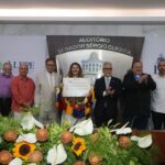 Antônio Moraes concede Título de Cidadã Pernambucana à médium Maira Rocha