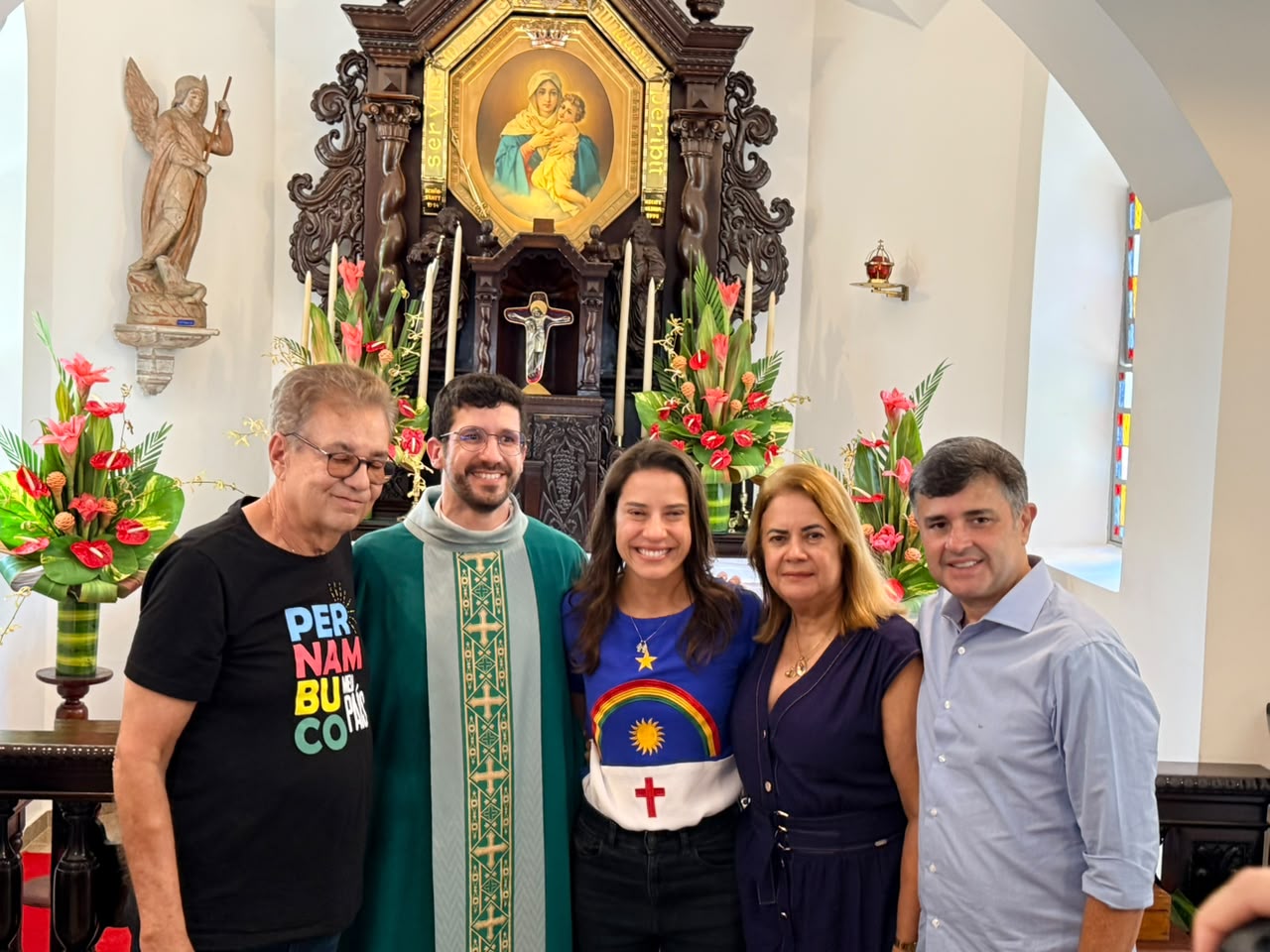 Antônio Moraes e governadora Raquel Lyra participam de missa no Santuário da Mãe Rainha