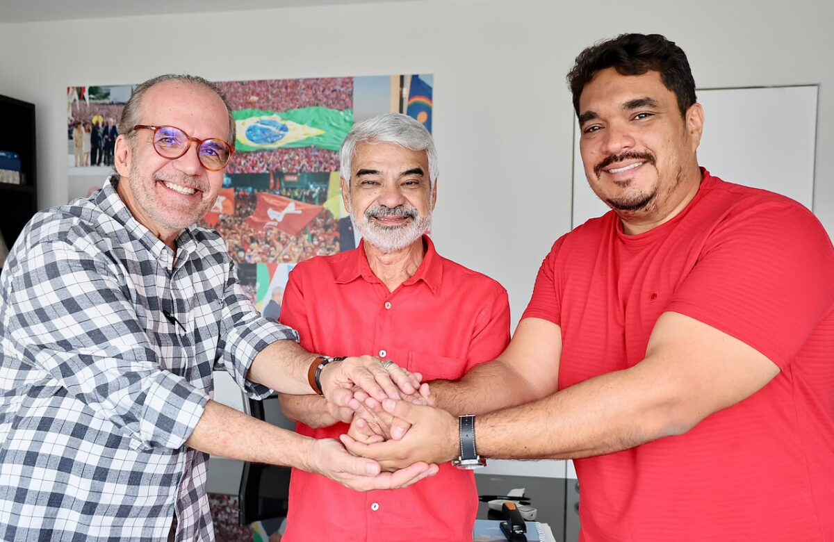 Ao lado de Fernando Dueire, Humberto recebe apoio do prefeito de Cabrobó