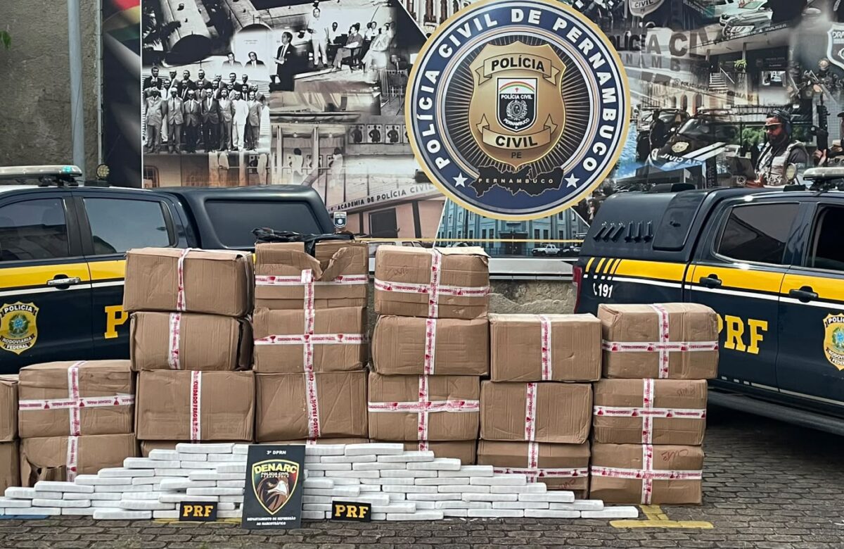 DENARC e PRF interceptam caminhão com 870 kg de maconha escondidos em carga de equipamentos de academia