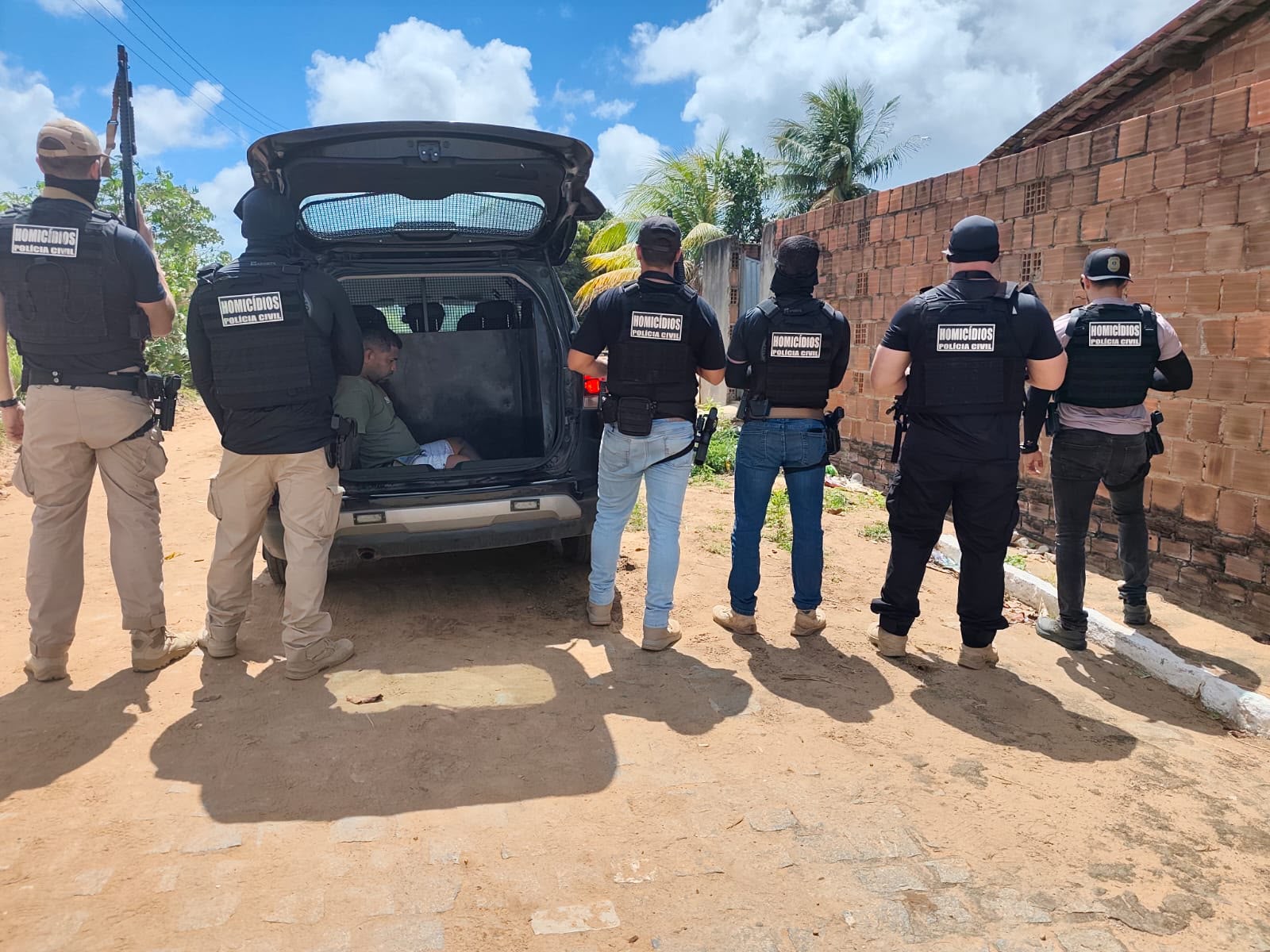 EM PITIMBU: Polícia Civil prende homem apontado como liderança de organização criminosa procurado há quatro anos