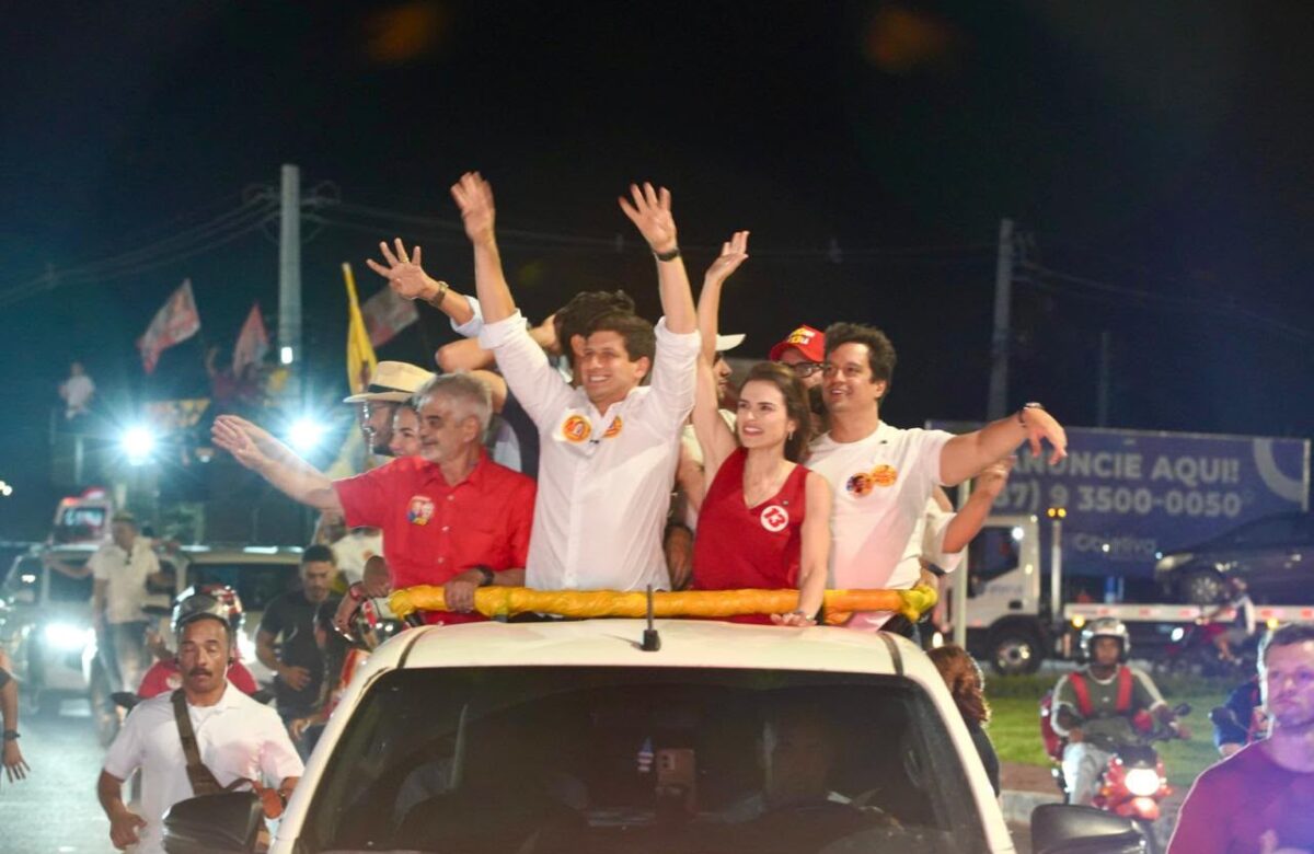 Humberto participa de carreata ao lado de João Campos e Marília e debate propostas para Petrolina