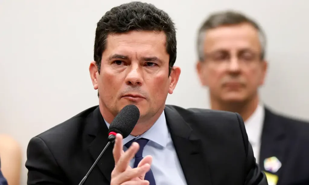 Moro promete presídio de segurança máxima chamado “El Salvador” no Paraná e acena ao modelo de Bukele