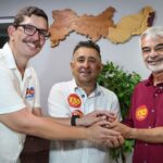 Na reta final da campanha, Humberto Costa amplia apoios e recebe adesão do prefeito de Sirinhaém