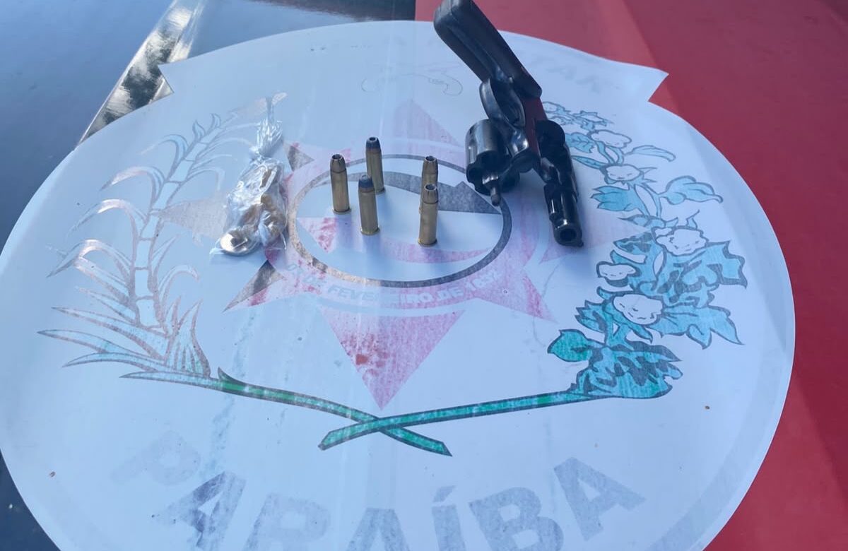 Polícia Militar apreende arma e drogas após ação preventiva em Pedras de Fogo