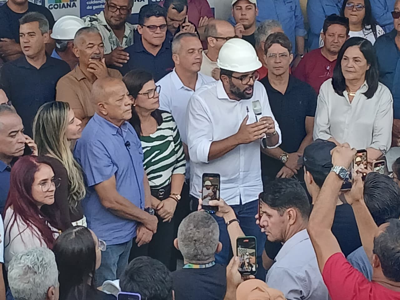 Visita ao canteiro de obras do Novo Pátio reúne população e feirantes em Goiana