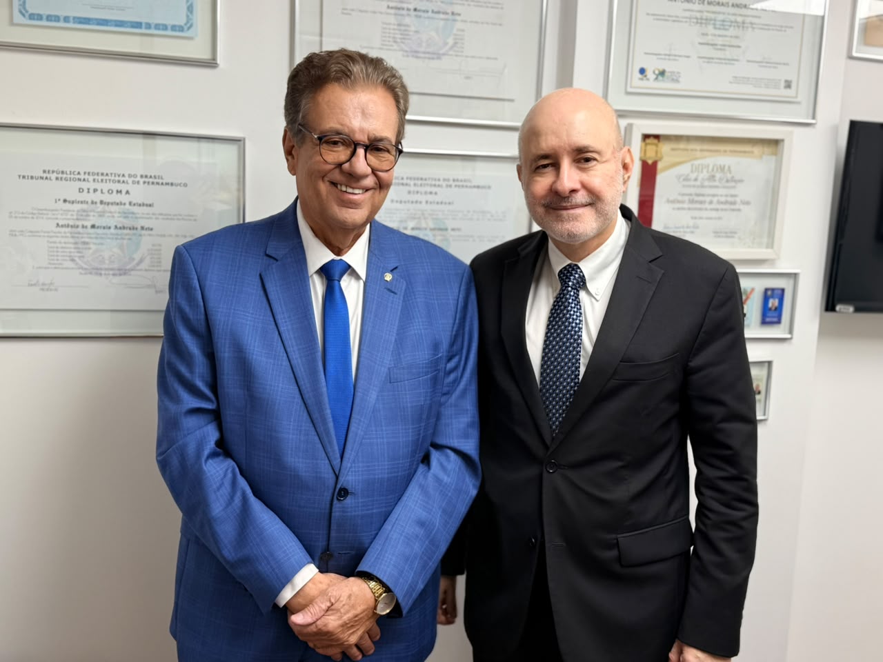 Antônio Moraes recebe presidente do Tribunal de Justiça de Pernambuco