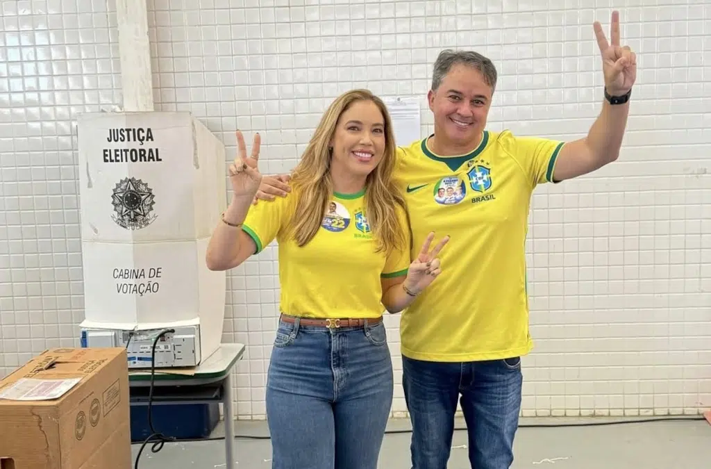 Efraim Filho vota em João Pessoa e demonstra confiança na vitória de Flávio Bolsonaro