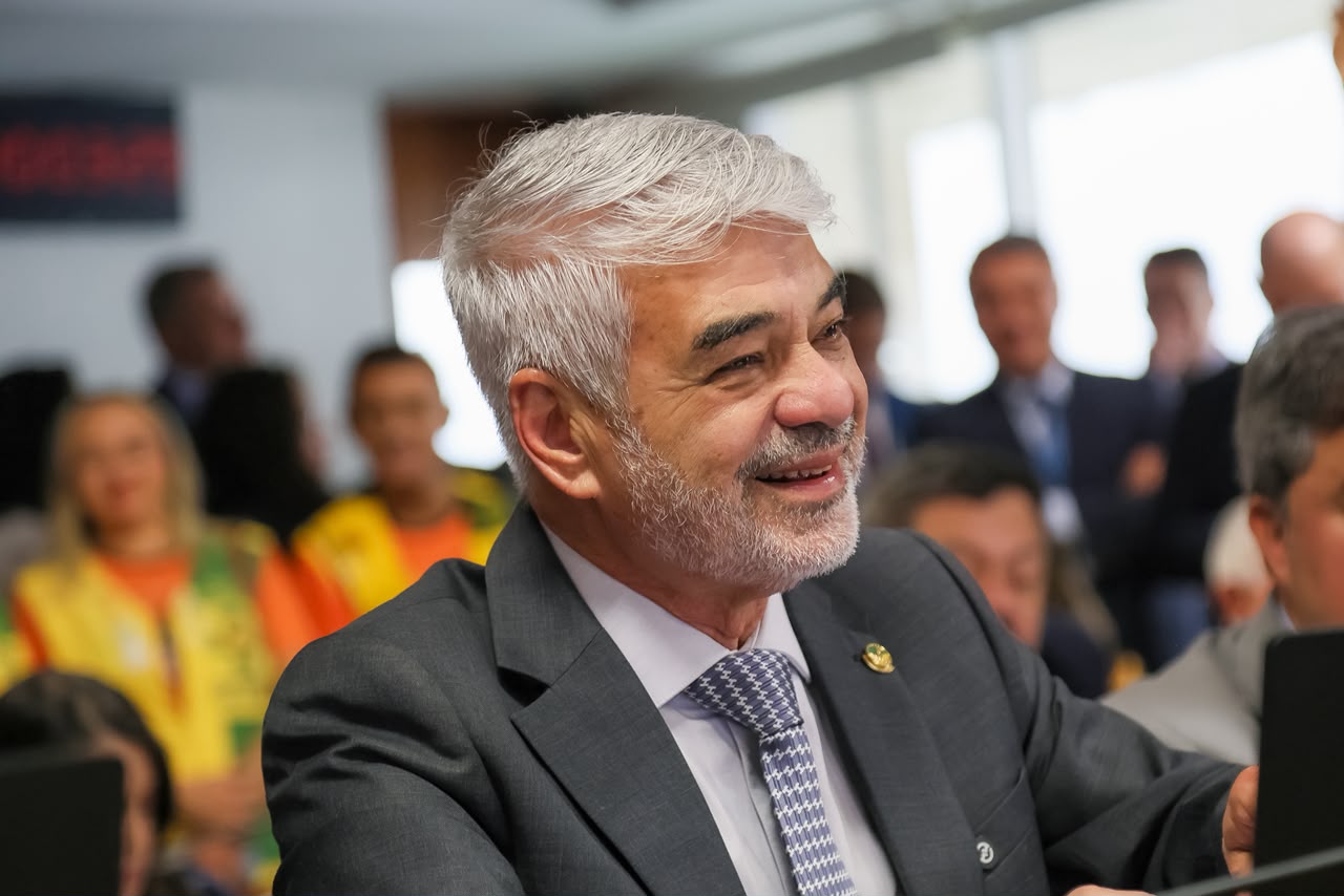 Humberto Costa faz história e é o primeiro senador reeleito para o terceiro mandato consecutivo em Pernambuco