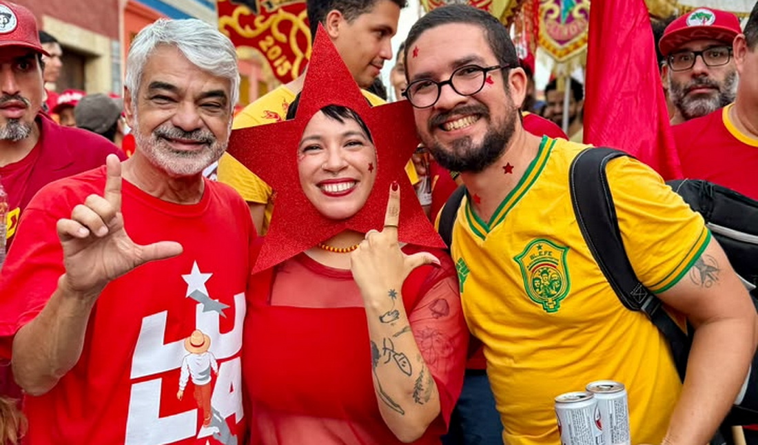 Humberto Costa percorre Recife e Olinda em domingo de grande mobilização pela democracia e por Lula