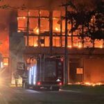 Incêndio de grandes proporções atinge prédio de laboratórios da UFPE; é o terceiro caso em uma semana