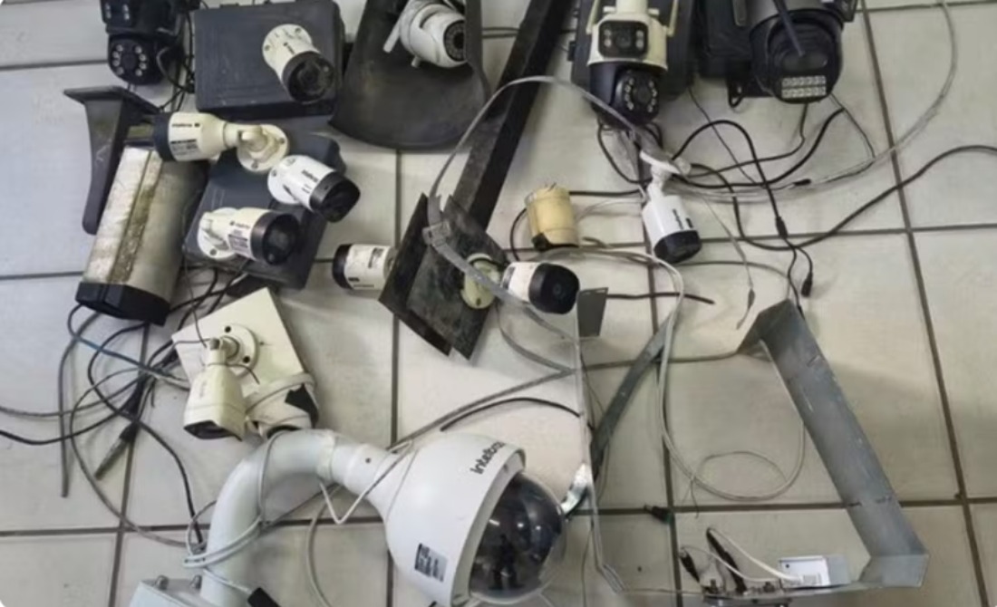Operação da PM apreende 17 câmeras de monitoramento clandestino instaladas por criminosos em Jaboatão