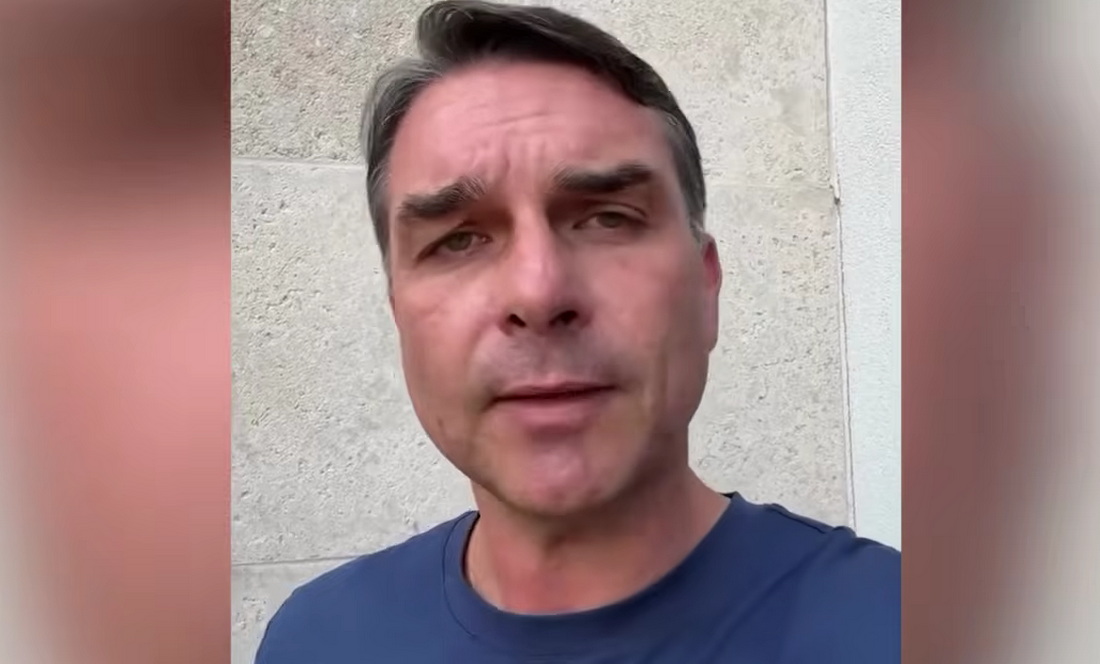 PF intima Flávio Bolsonaro a entregar passaporte após pedido de anulação das eleições