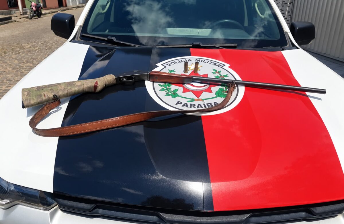 Polícia Militar prende suspeito e apreende espingarda calibre .28 na zona rural de Pedras de Fogo