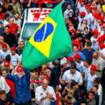 Presidente Lula termina a campanha em ato com quebra de protocolo em São Paulo