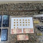 Quatro homens são presos com armas e drogas em Goiana