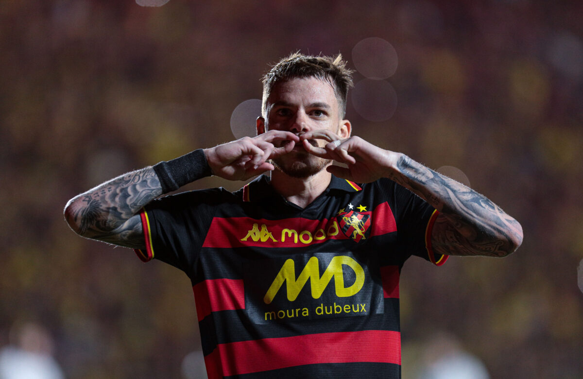 Sport vence o Criciúma e assume o G-6 da Série B com gol nos acréscimos na Ilha do Retiro