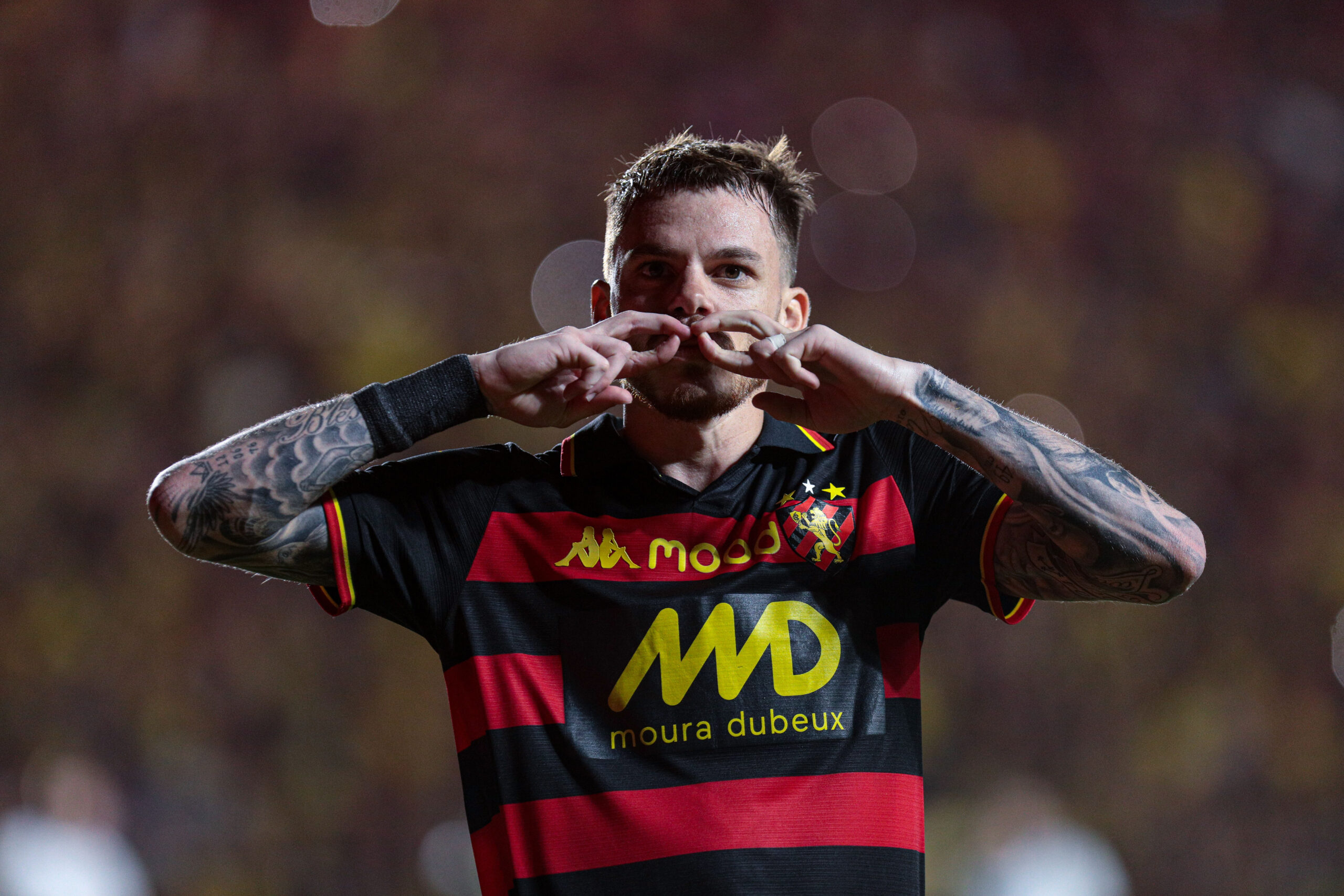 Sport vence o Criciúma e assume o G-6 da Série B com gol nos acréscimos na Ilha do Retiro