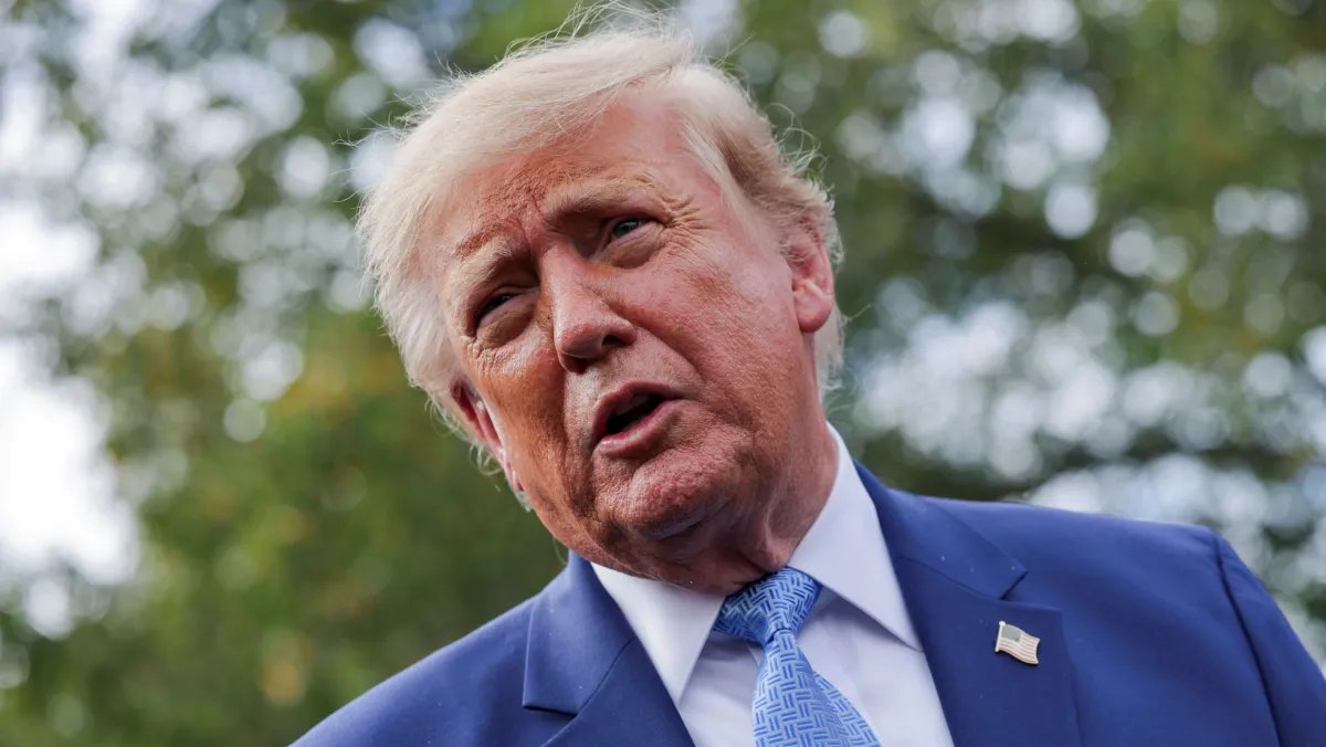 Trump cobra reunião entre Zelensky e Putin para acabar com “guerra ridícula” e anuncia cessar-fogo energético